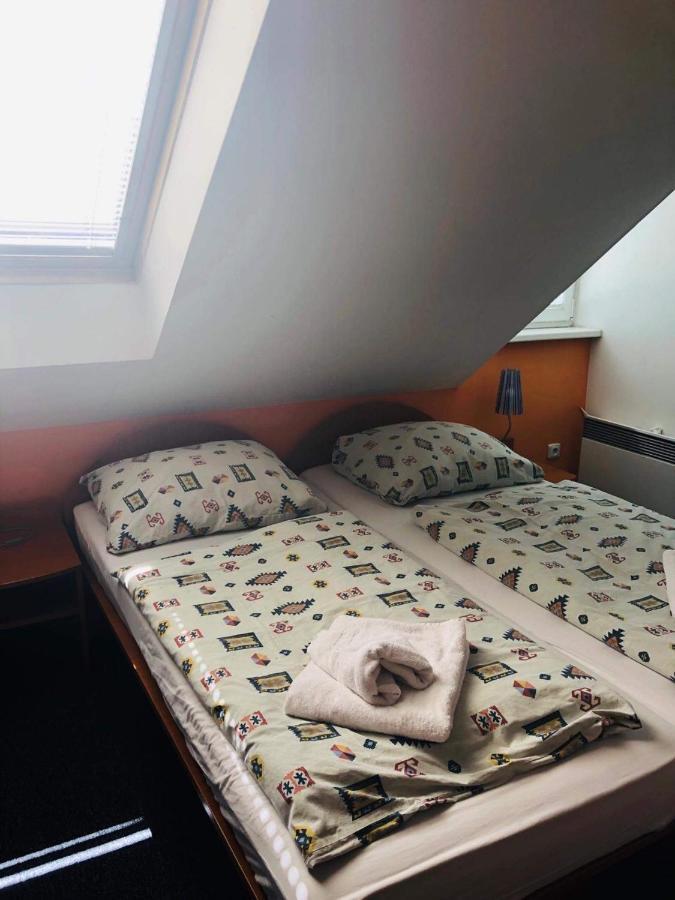 Penzion Kamenec Zakamenne Esterno foto