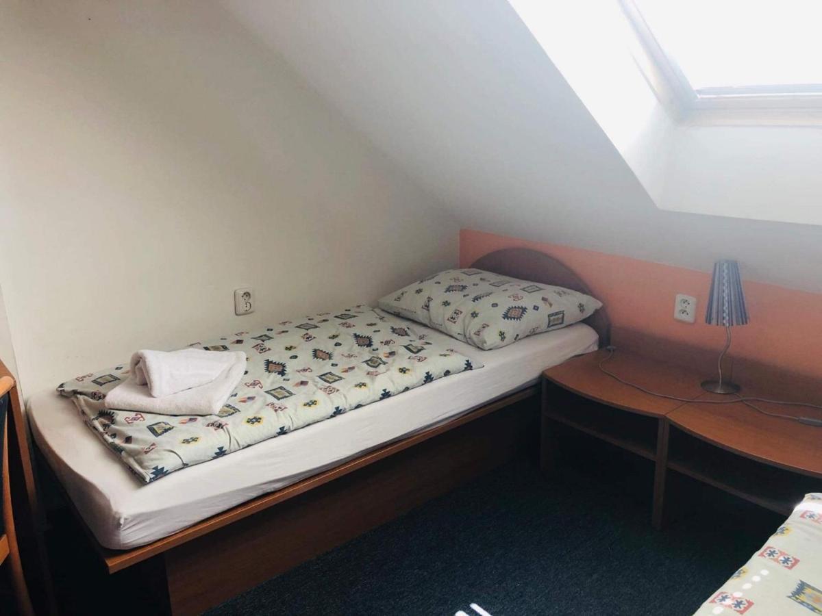 Penzion Kamenec Zakamenne Esterno foto